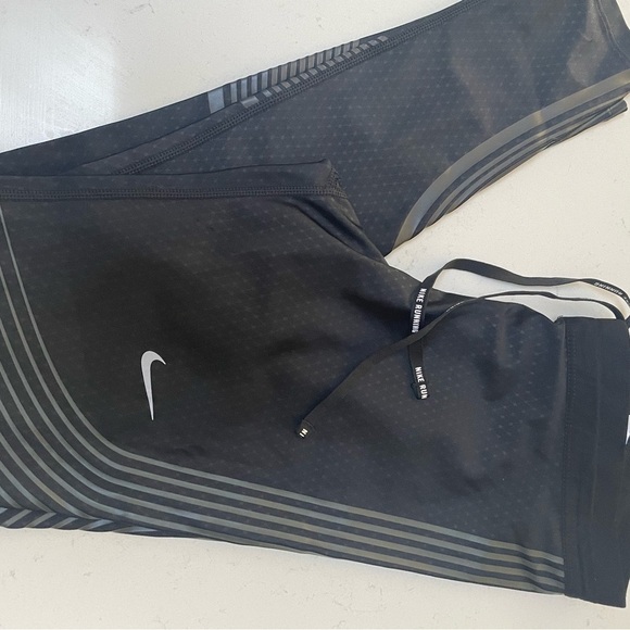 Nike Dri-Fit Leggings – Size S - Picture 8 of 9